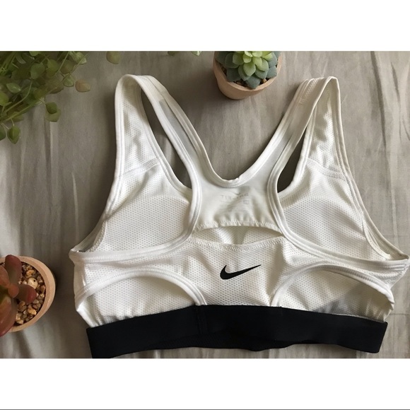 Nike|Black And White|Athletic|Sports Bra|Supported - Picture 2 of 3